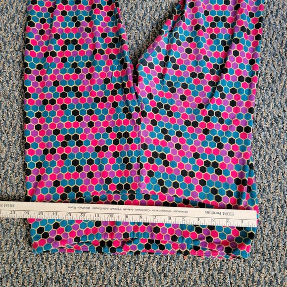 Tall and Curvy LuLaRoe Bright Pink Geometric Buttery Soft Leggings XXL - Picture 12 of 16